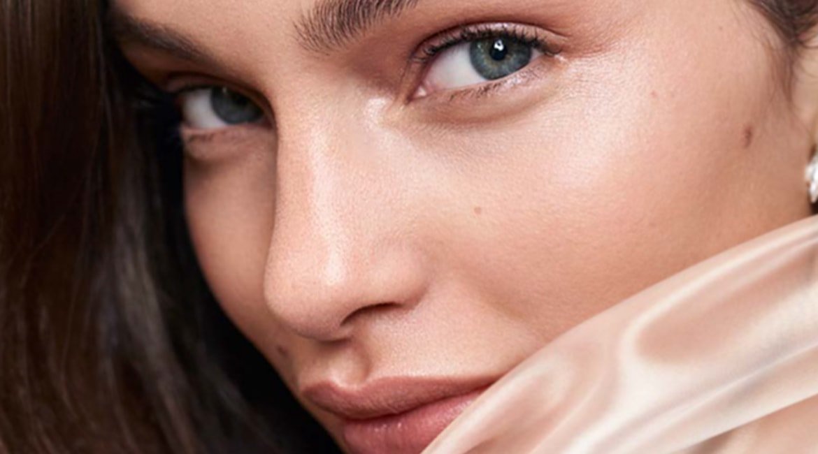 Make-up Beispiel mit 24h Fresh Wear Foundation